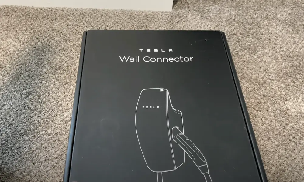 Tesla Wall Charger vs Mobile Charger